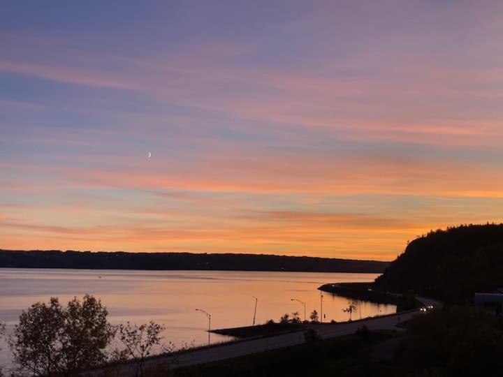 Suite 2 Fleche Du Fjord Vue Saguenay Mont Valin Saint-Fulgence Kültér fotó